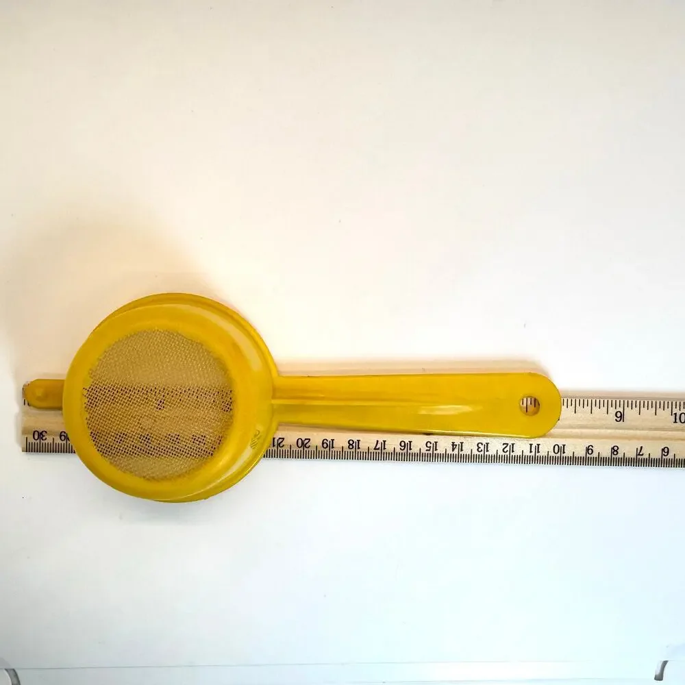 VTG Fine Mesh Tea Baking Strainer Yellow Plastic Kitchen Tool Made in‎ Hong Kong